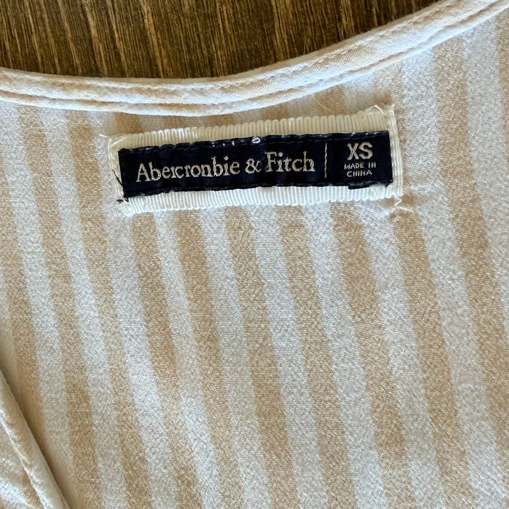 Abercrombie & Fitch Short Sleeve Dress Striped Tie Buttons - Picture 5 of 5